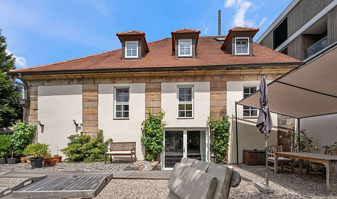 Townhouse or residential and commercial building in Bayreuth.