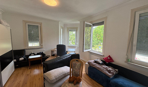 Beautiful, fully renovated city apartment featuring a new bathroom, fitted kitchen, and a modern district heating system.