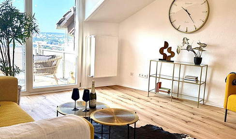 Sofort beziehbare 4-Zi-ETW mit einzigartg. Turmzimmer & traumhaftem Panoramablick. Provisionsfrei!
