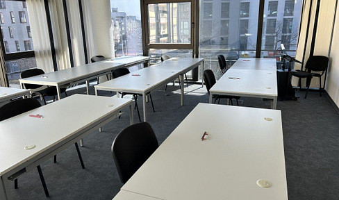 Air-conditioned, versatile office space for rent in Offenbach am Main.