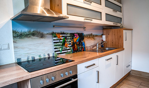 Furnished, versatile 4-room apartment with flexible usage options.
