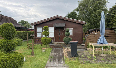 schönes Blockbohlenhaus am Stedener See