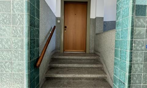 2-room apartment with balcony in Karlsruhe-Mühlburg – Ideal for tenants with practical skills.