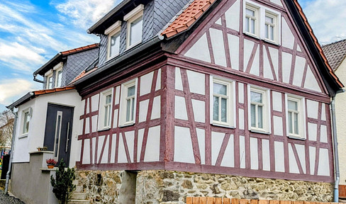Nachhaltiges Wohnklima und traditionelle Handwerkskunst vereint in neu aufgebautem Fachwerkhaus