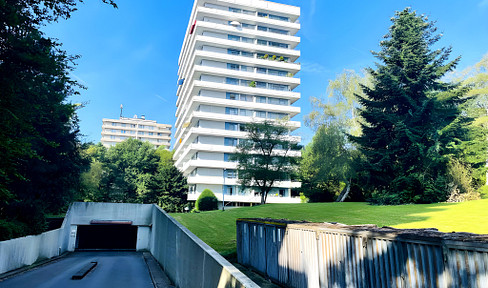 Bright 3-room apartment with a large balcony, located in a quiet area.