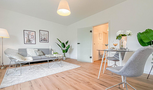 Modern and newly renovated 2-room apartment with balcony and parking space in Hamburg-Schnelsen.
