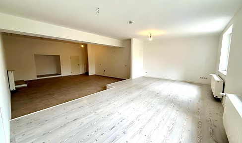 Stylish 2.5-room apartment – newly renovated and available immediately!