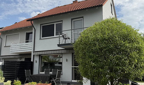 Provisionsfrei: Charmantes Reihenendhaus, entspanntes Einziehen und enormes Potenzial in Bestlage