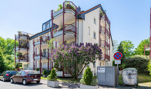 Well-appointed 4-room apartment for sale, located in a prime location on the banks of the Main River.