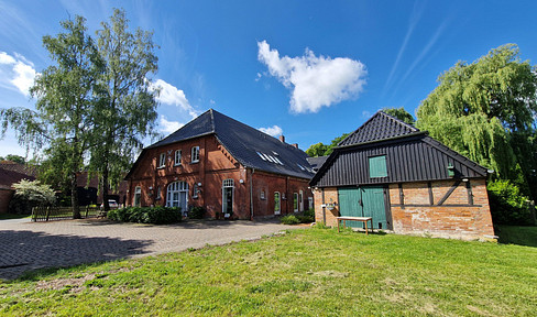 Attic apartment with garden access, located in a renovated country house.
