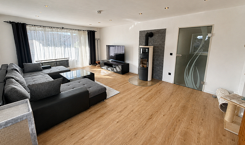 4-Zimmer-Wohnung in Rosenheim mit separater Wohnküche, 2 Bädern u. 2 Balkonen