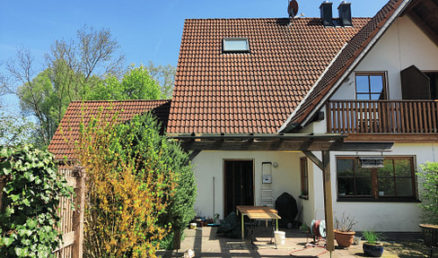 Family-friendly semi-detached house with 6 rooms in Weilheim.