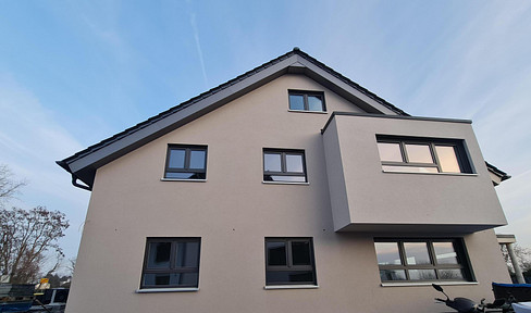 Brand new construction, first occupancy: Stunning and modern 4-room ground floor maisonette apartment in Bischofsheim.
