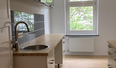 *Inquiries only through the portal.* First occupancy after renovation: 3-room apartment near Nöldner Platz.