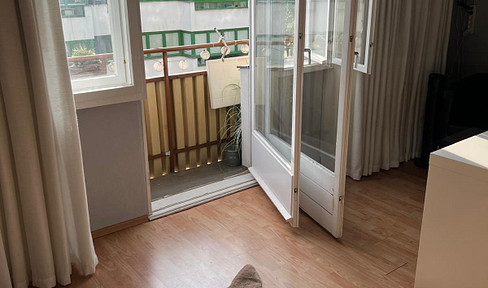 Helle 31 m²-Wohnung mit Balkon nahe Bayerischer Platz – renoviert, frei