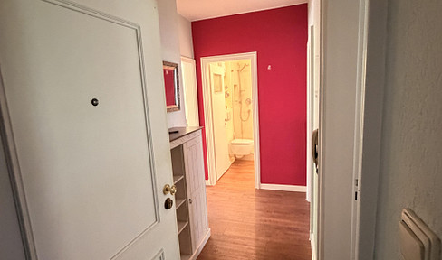 Cozy 2-room apartment with a terrace and garden in the Uhlenhorst district of Hamburg.