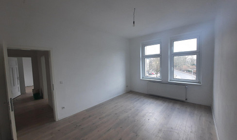 Großzügige und charmante Wohnung im 2. OG