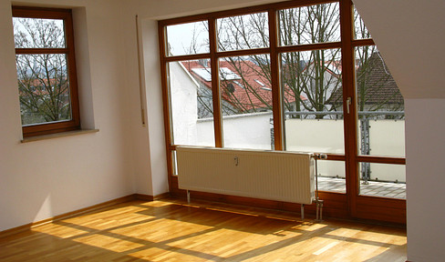 Helle 2 1/2 - Zimmer-Wohnung in LA-West, bezugsfrei
