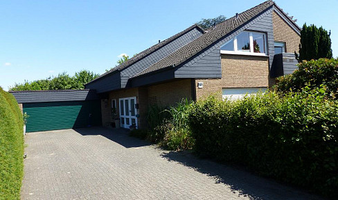 Multi-family house. Multi-generational living and working in the Emsland region. Quiet location. Photovoltaic system.