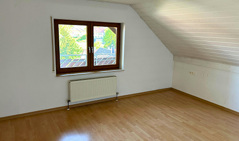Helle 3,5-Zi-DG-Wohnung, 85 m², Südbalkon, Einbauküche, Stellplatz – Wüstenrot