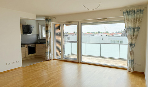 Gut gelegene, ruhige, helle Wohnung mit Balkon, Einbauküche, Aufzug, Garagen- und Außenstellplatz