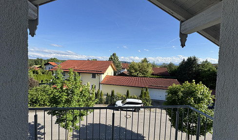 Apartment with south-facing balcony and fitted kitchen. Pets are not allowed.