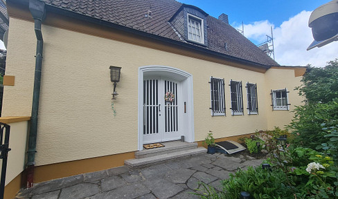 Familienparadies - großzügiges EFH mit traumhaftem Garten