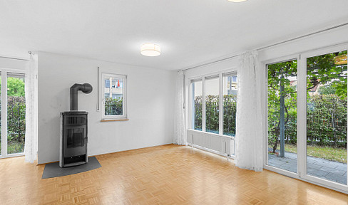 Terraced house in a row, Regensburg, Reinhausen district, no real estate agent.