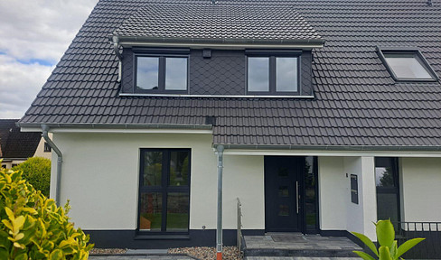 Sonnige Terrasse: Umfassend modernisierte Doppelhaushälfte