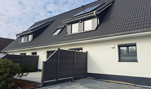 Sunny terrace: Comprehensively modernized semi-detached house.