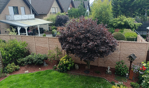 Ruhiger Mieter/in für schöne 2-Zimmer-Wohnung mit Stellplatz in gepflegtem 3-Parteien-Haus gesucht