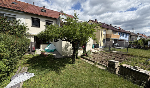 A house suitable for one or two families, with 6.5 rooms, located in Waiblingen.
