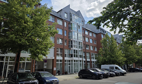 Charming, move-in-ready 2-room apartment with a balcony, located in a quiet courtyard.