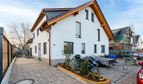 Neuwertige Doppelhaushälfte zu vermietem