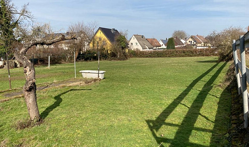Take advantage of KfW funding (0.01 - 1.21%) for this beautiful plot of land, 489 square meters.