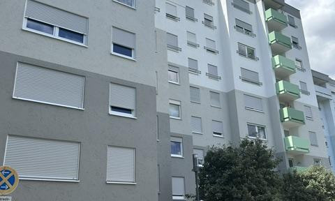 Renovierte 2.5 Zimmer Wohnung mit Balkon im Zentrum von Weiden