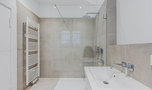 Exclusive character property: renovated apartment – no commission fees.