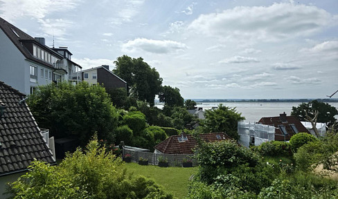 Einzigartiges Einfamilienhaus im Blankeneser Treppenviertel mit Elbblick und Garten
