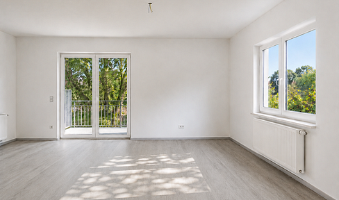 Investment Property: 4-room apartment, 6.3% ROI, Newly renovated, and no commission.