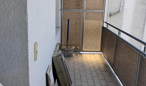 2-room apartment in Düsseldorf, Friedrichstadt district.