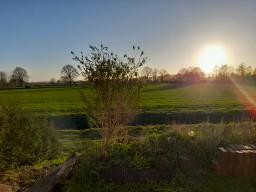DHH mit Westterrasse und Weitblick in Toplage um Sonnenuntergänge genießen zu können.