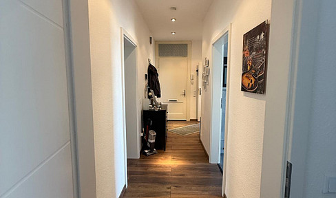 Attractive and modern 3-room apartment with 83m² of living space, located in Hilden, with a balcony on the 2nd floor, including a kitchen!