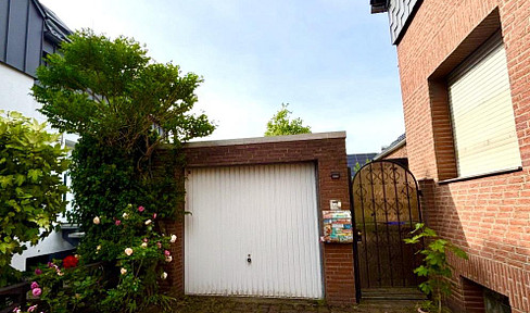 Private Sale: Prime Location - Well-maintained detached house near the Stadtgarten park.