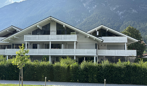 New and exclusive 2-room apartment with a terrace (104 m²) - Available directly from the owner, no agency fees - Suitable for use as a vacation rental.