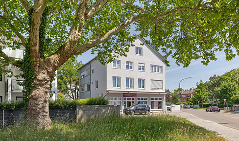 FREE OF AGENCY FEES: Completely renovated 3-room apartment with parking space and 2 balconies, in a prime location!