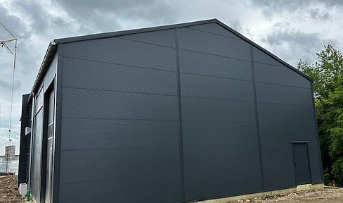 Hall suitable for use as storage, a garage, or a workshop; new construction, VAT recoverable.
