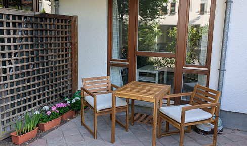 Furnished 2-room apartment with garden. First rental after complete renovation.