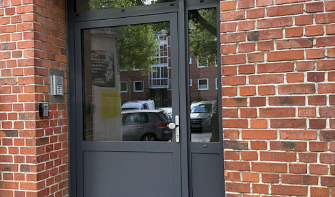 Frisch renovierte 2-Zimmer-Wohnung mit Dielenboden, ideal für eine 2er-WG