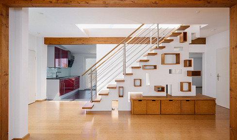 Charming attic apartment in a historic building with a private rooftop terrace, located near Adolfplatz — 127m², no agency fees.