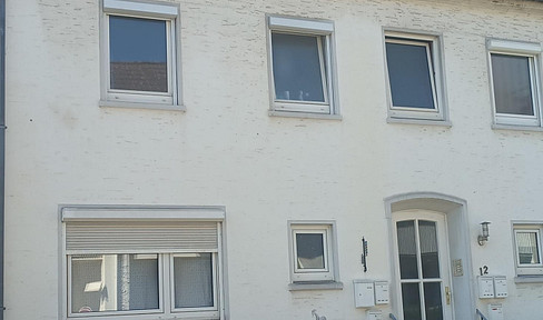Kernsanierte Souterrain Wohnung möbliert